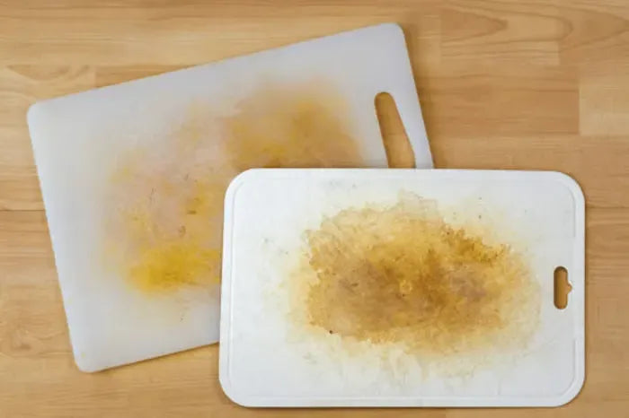 Porysowane plastikowe deski do krojenia